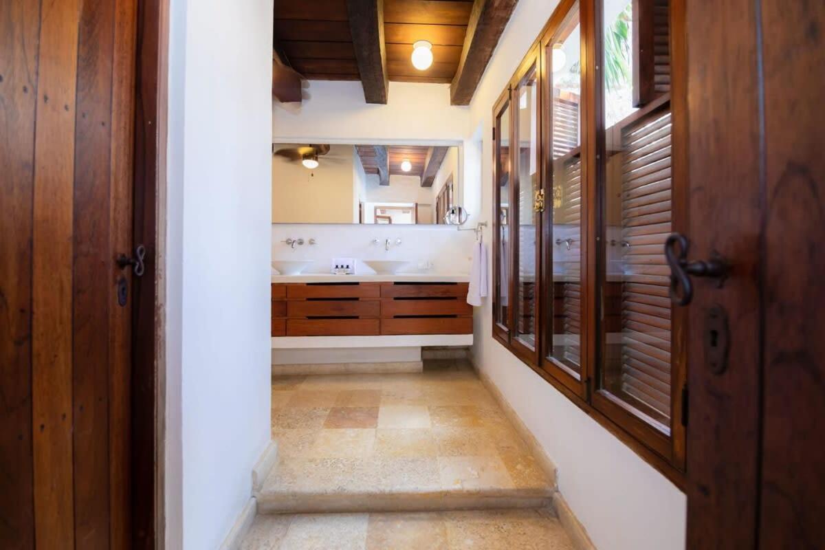 Vibrant House 5BR with Pool in Cartagena