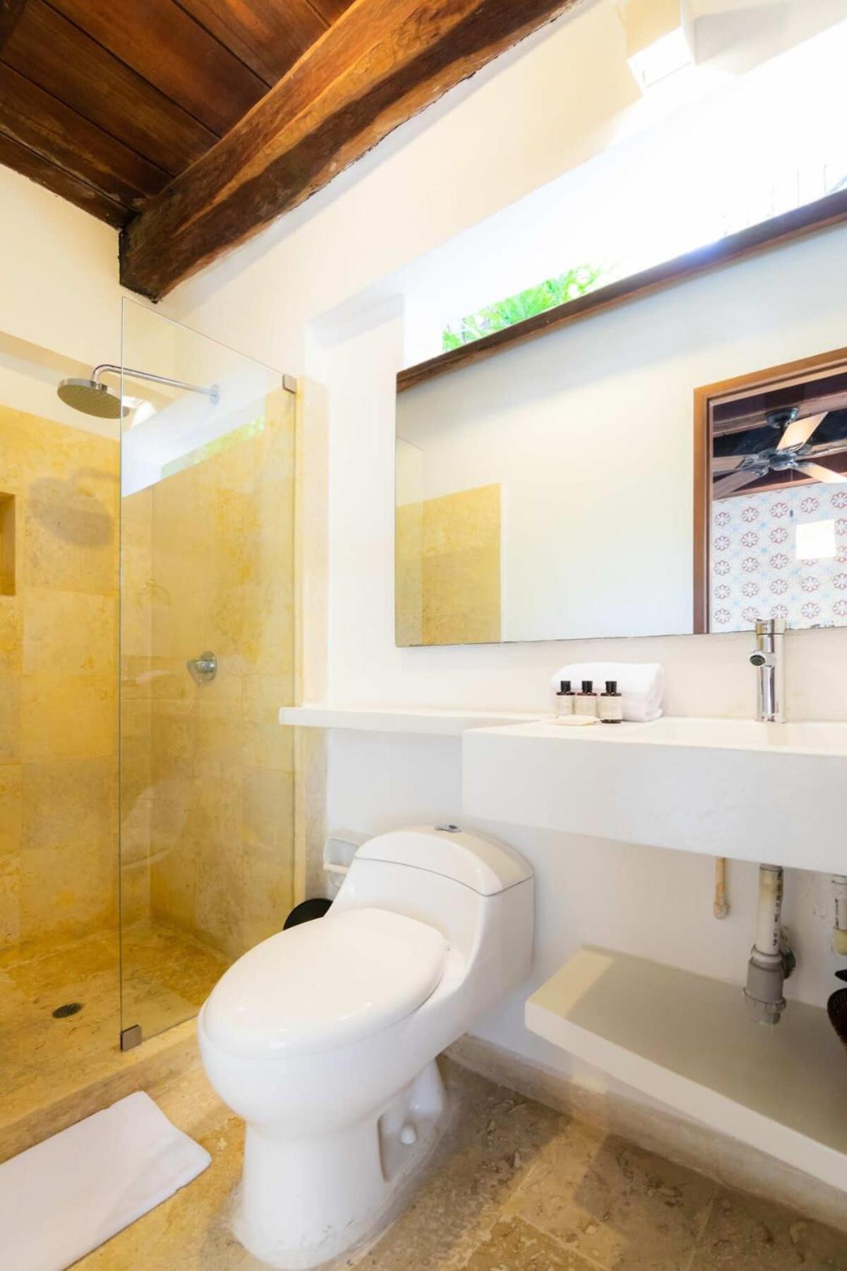 Vibrant House 5BR with Pool in Cartagena