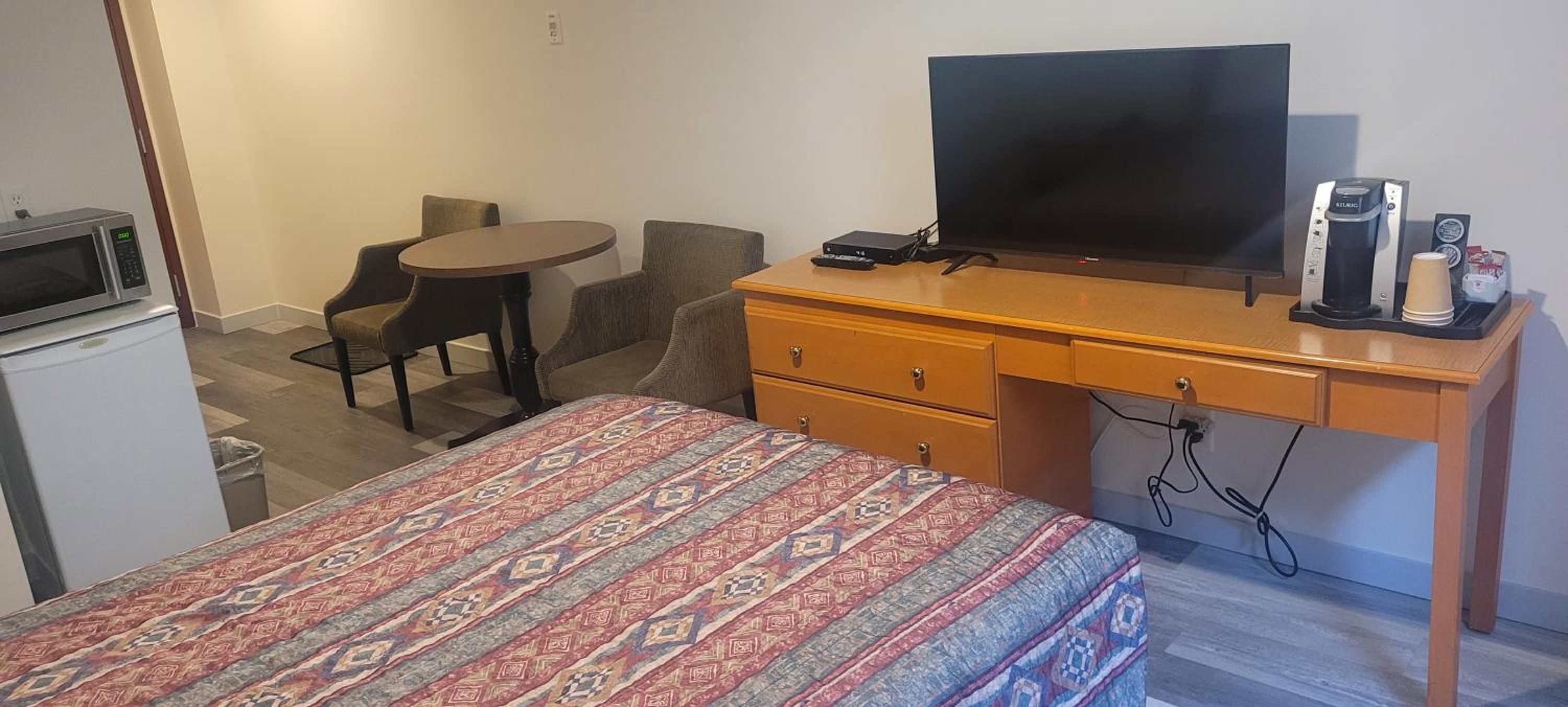 Fort Mcmurray Vacations - Ace Inn - Property Image 2