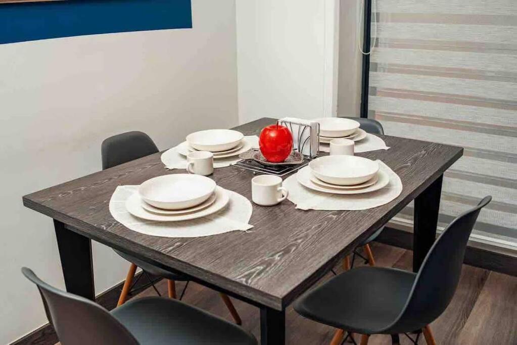 Apartment 2 BR-Third Floor-UK