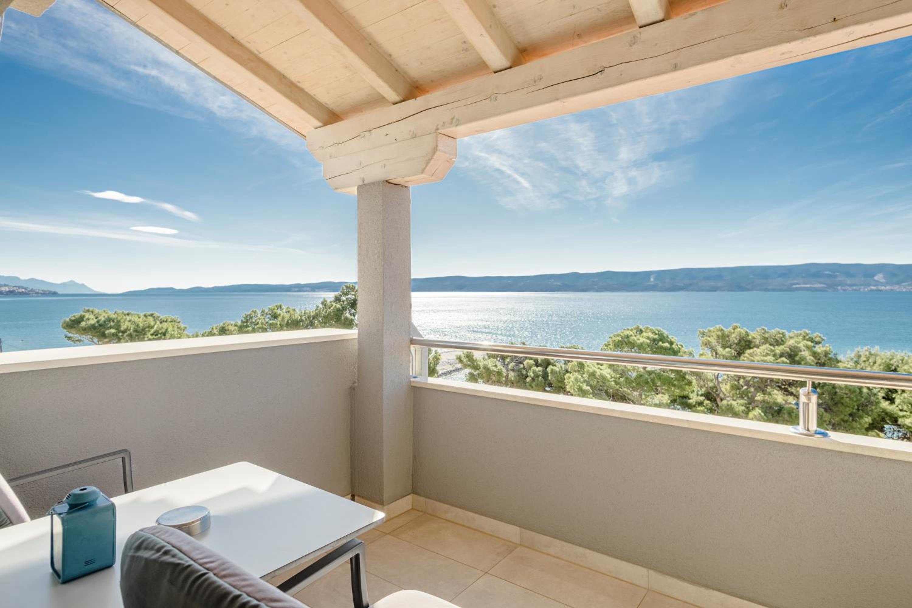 Rogač Rooms & Restaurant view 4