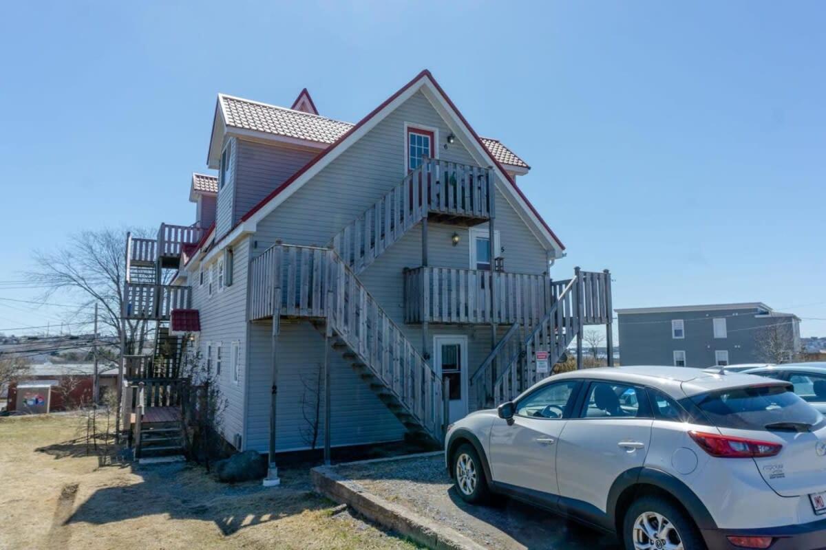 Saint John Vacations - Amazing location in Saint John 2 Br Modern Parking New - Property Image 4
