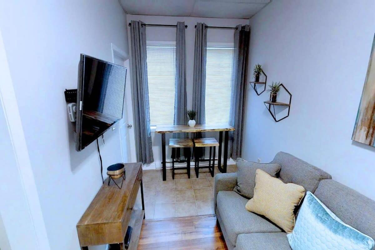 Pristine Harbour View Towers Exec Suite Coffee Parking