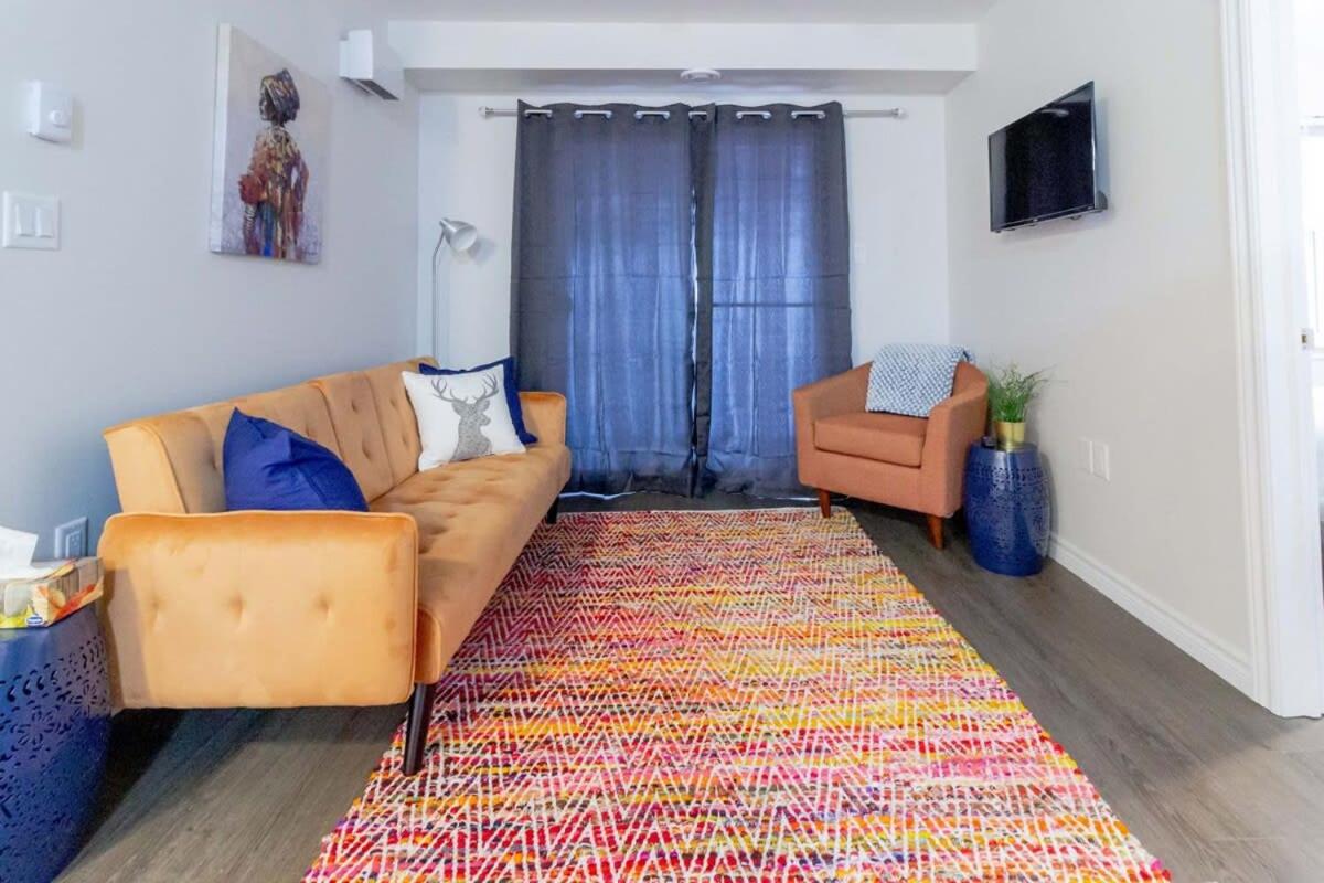 New 2BD Condo, UNB, Hospital, Golf, Patio Coffee