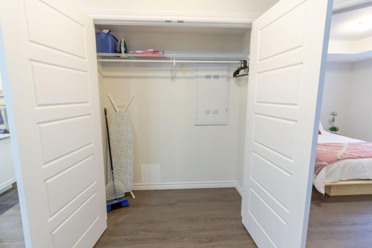 New 2BD Condo, UNB, Hospital, Golf, Patio Coffee