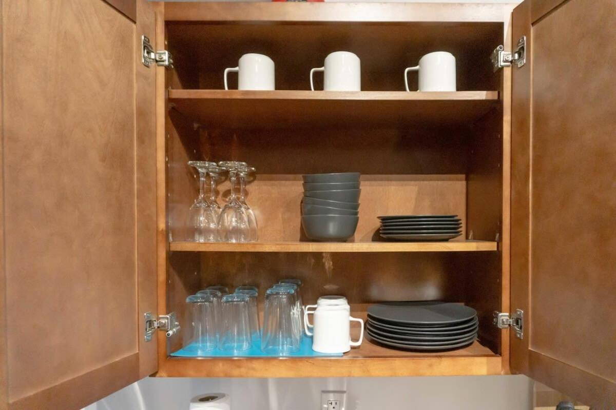 Saint John Vacations - Cozy Studio In the Heart Uptown Saint John! Parking Coffee - Property Image 9