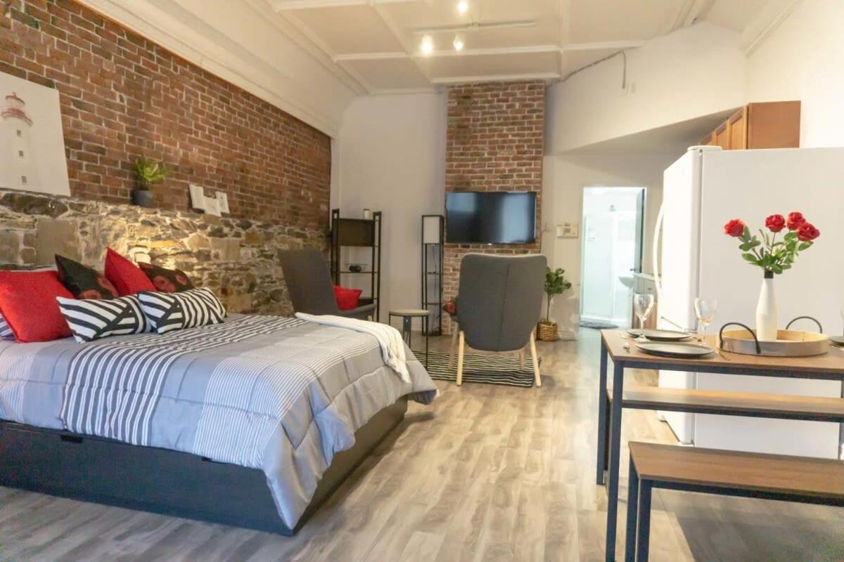 Saint John Vacations - Cozy Studio In the Heart Uptown Saint John! Parking Coffee - Property Image 6
