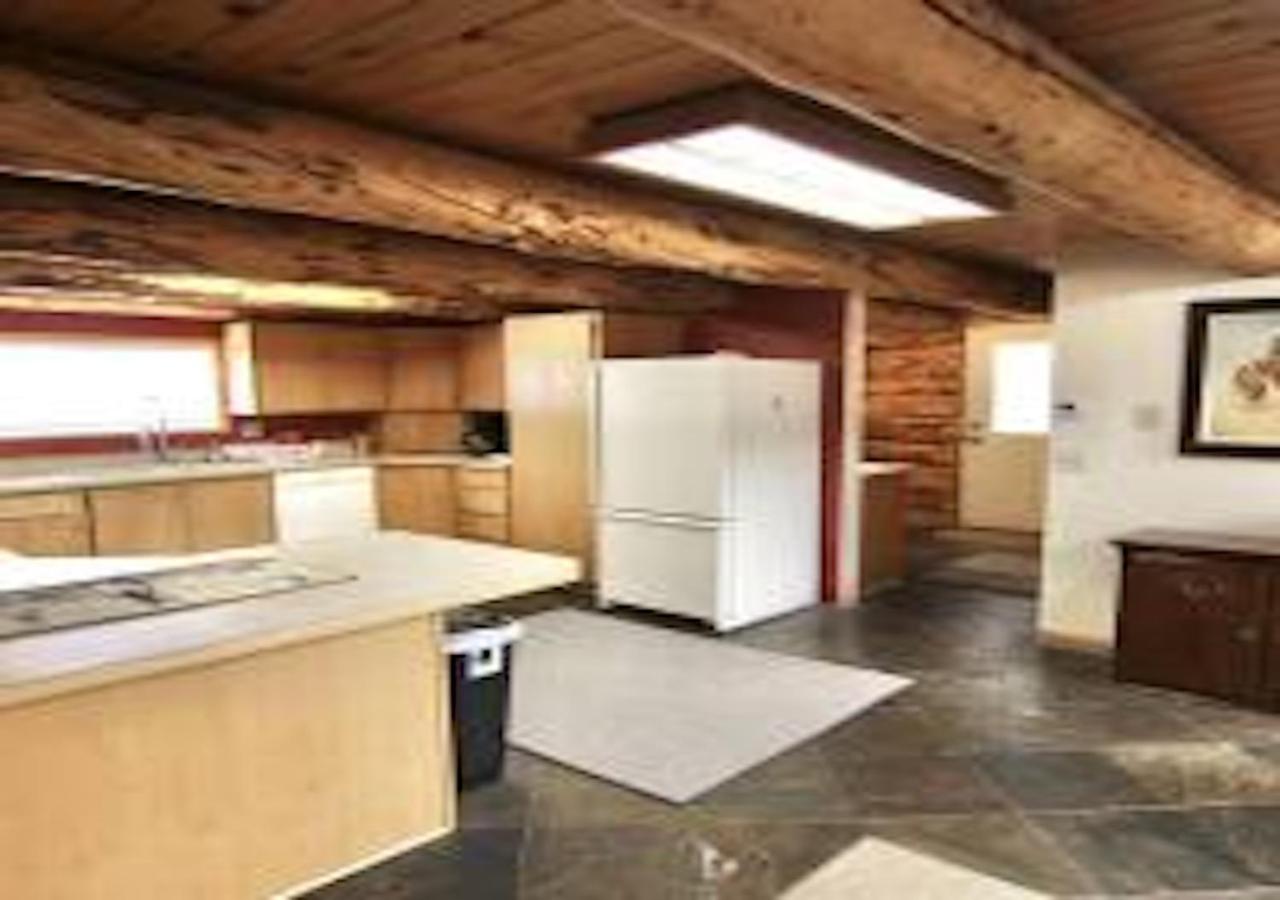 Log Haven in Blanding view 3