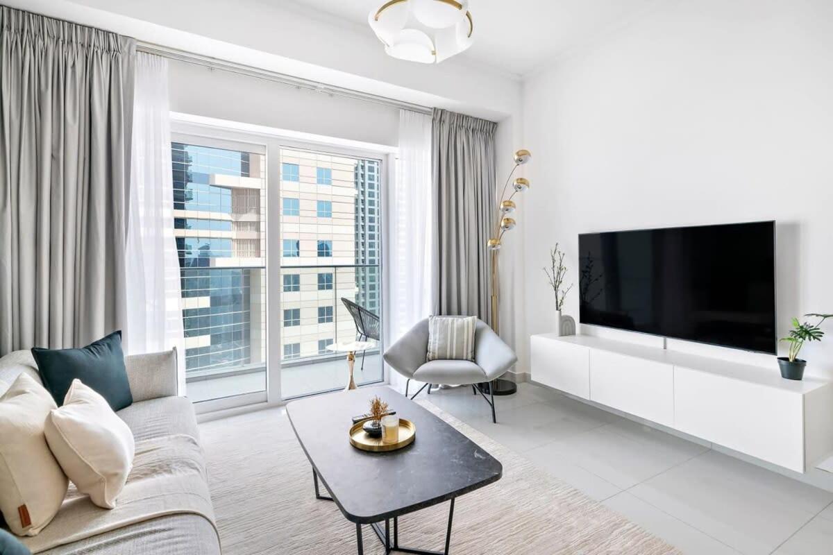 Silkhaus Dubai Marina modern tower 1BDR on high floor