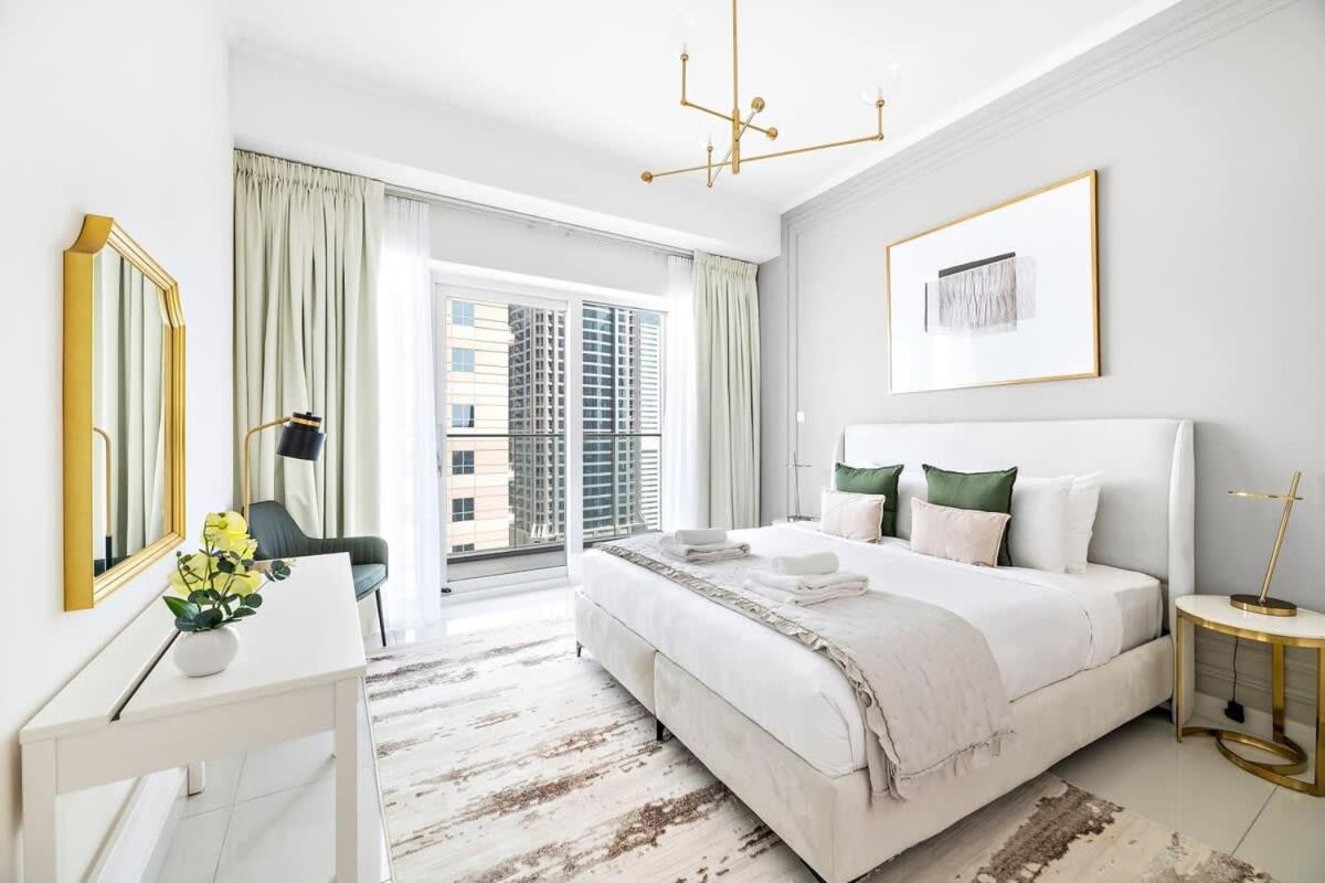 Silkhaus Dubai Marina modern tower 1BDR on high floor