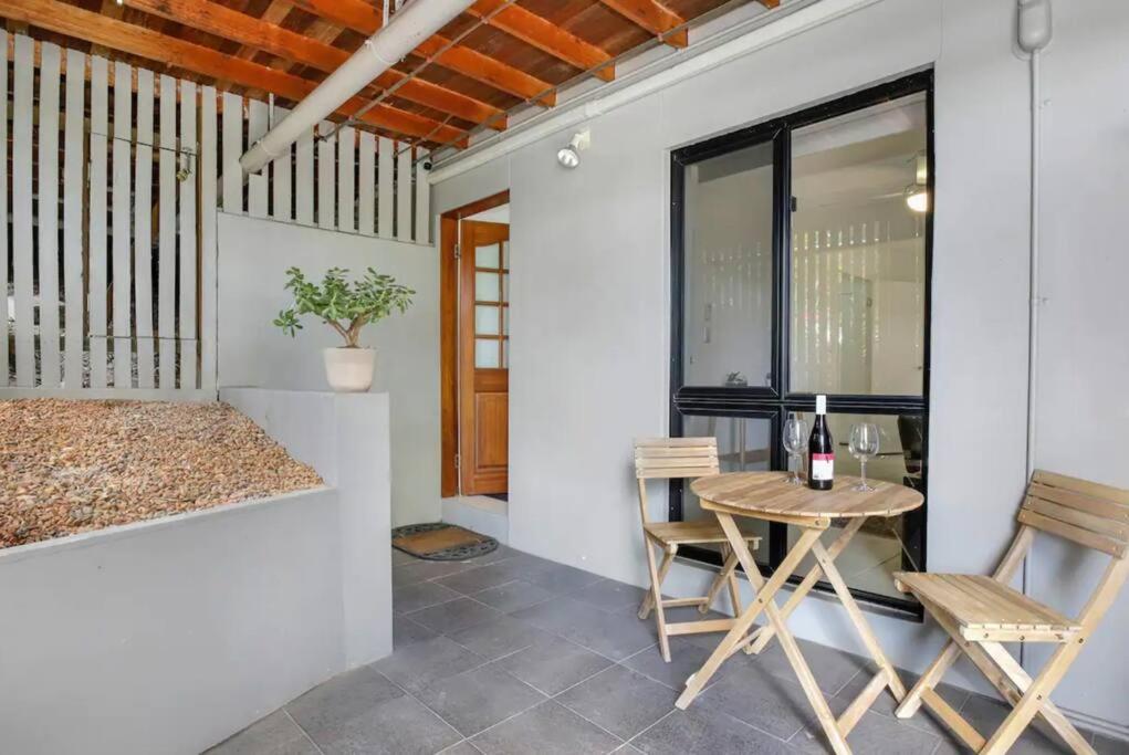 Brisbane Vacations - Close to Suncorp Stadium: 1 bed and parking! - Property Image 2