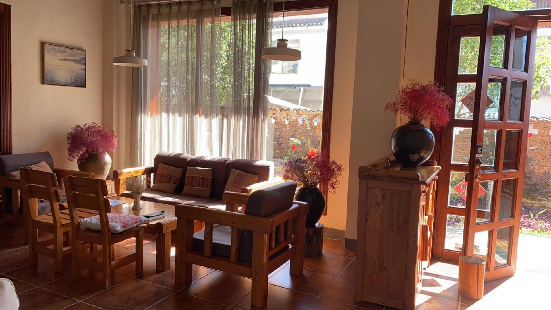 Yangshuo Eden's Social Guesthouse - Wake up to a hearty Western breakfast & fresh craft coffee & night beers & outdoor activities