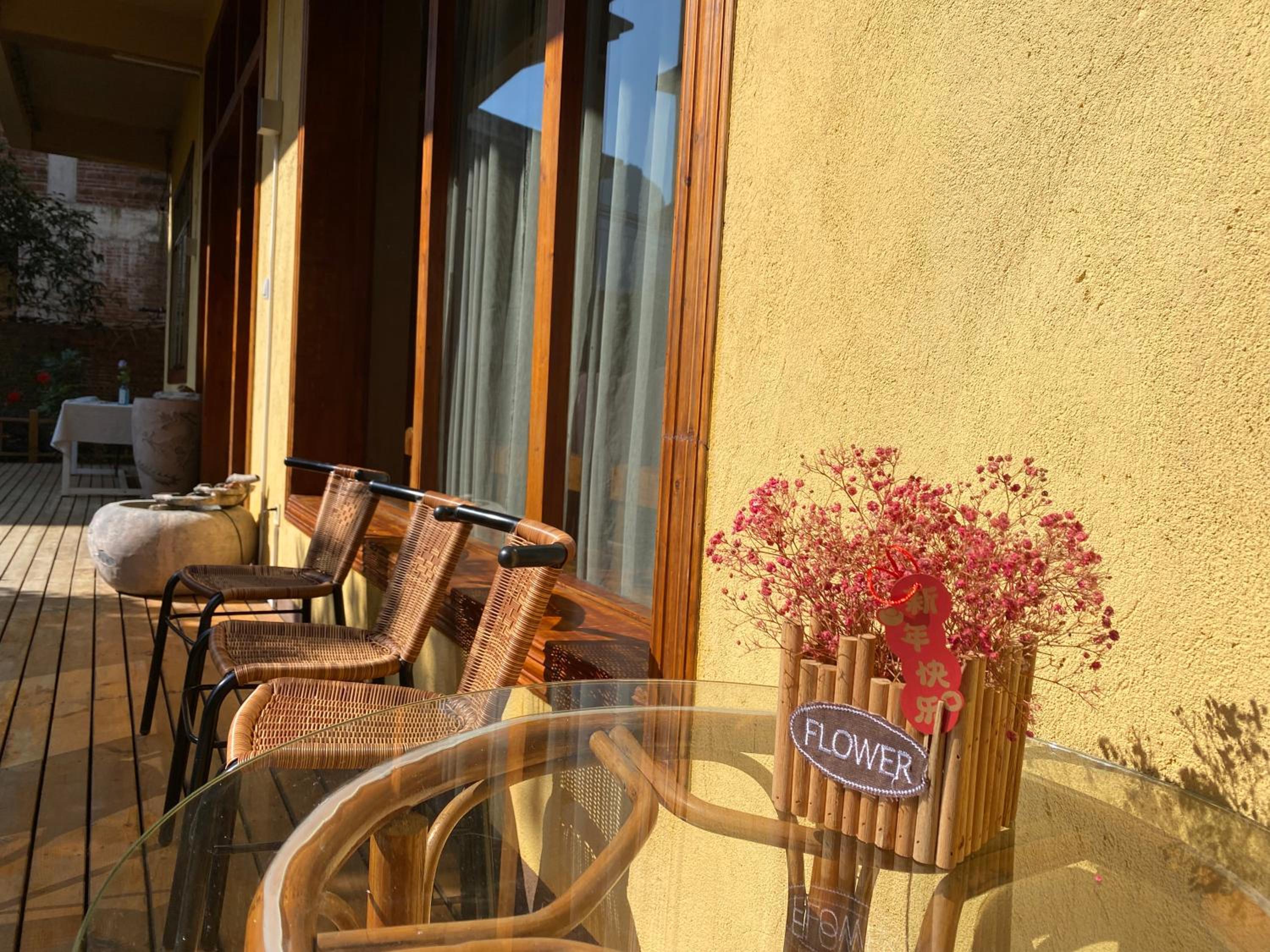 Yangshuo Eden's Social Guesthouse - Wake up to a hearty Western breakfast & fresh craft coffee & night beers & outdoor activities