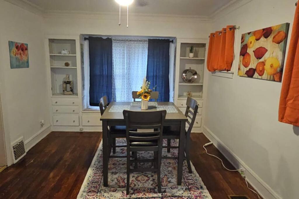 Lovely 3 Bed Room in Cleveland