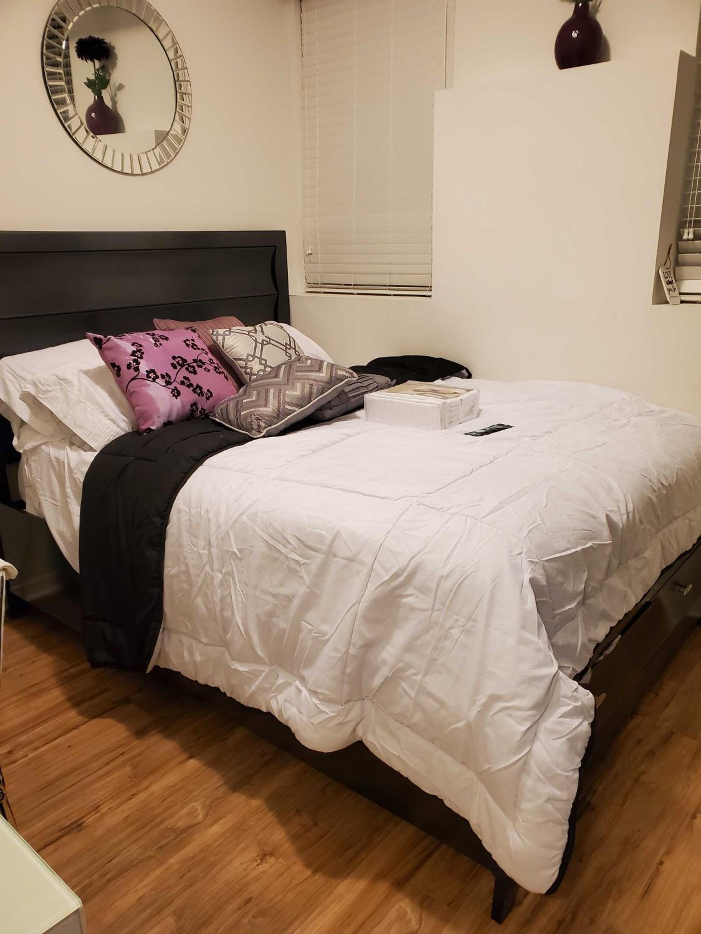 Beautiful Townhouse Near Yorkdale Mall, Wilson Subway