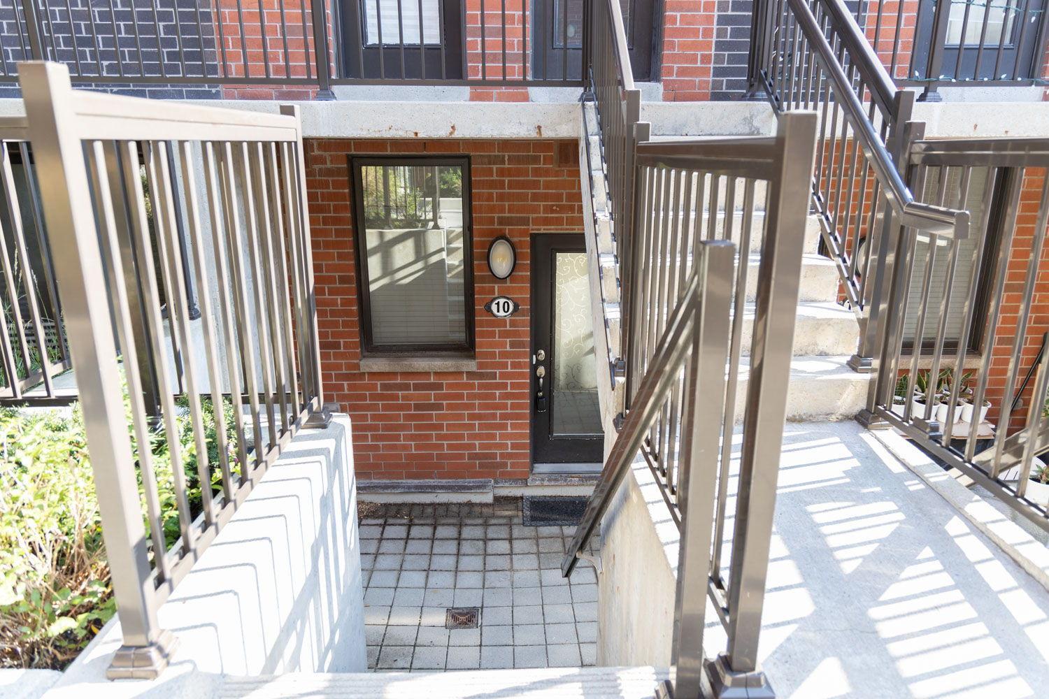 Beautiful Townhouse Near Yorkdale Mall, Wilson Subway