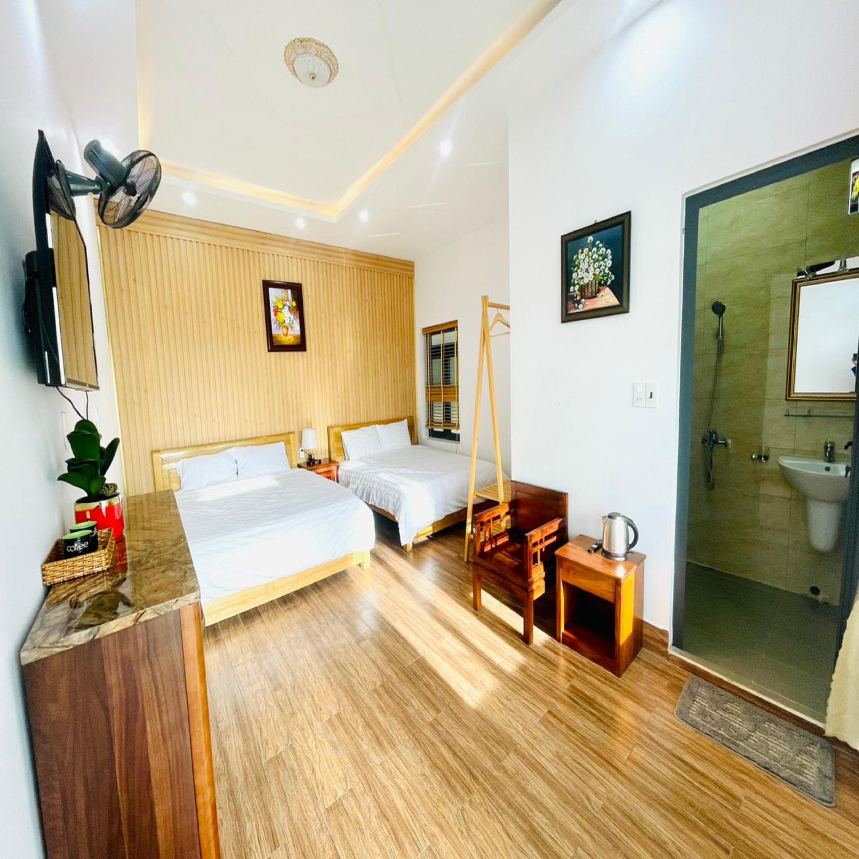 Pine Forest House Dalat view 3