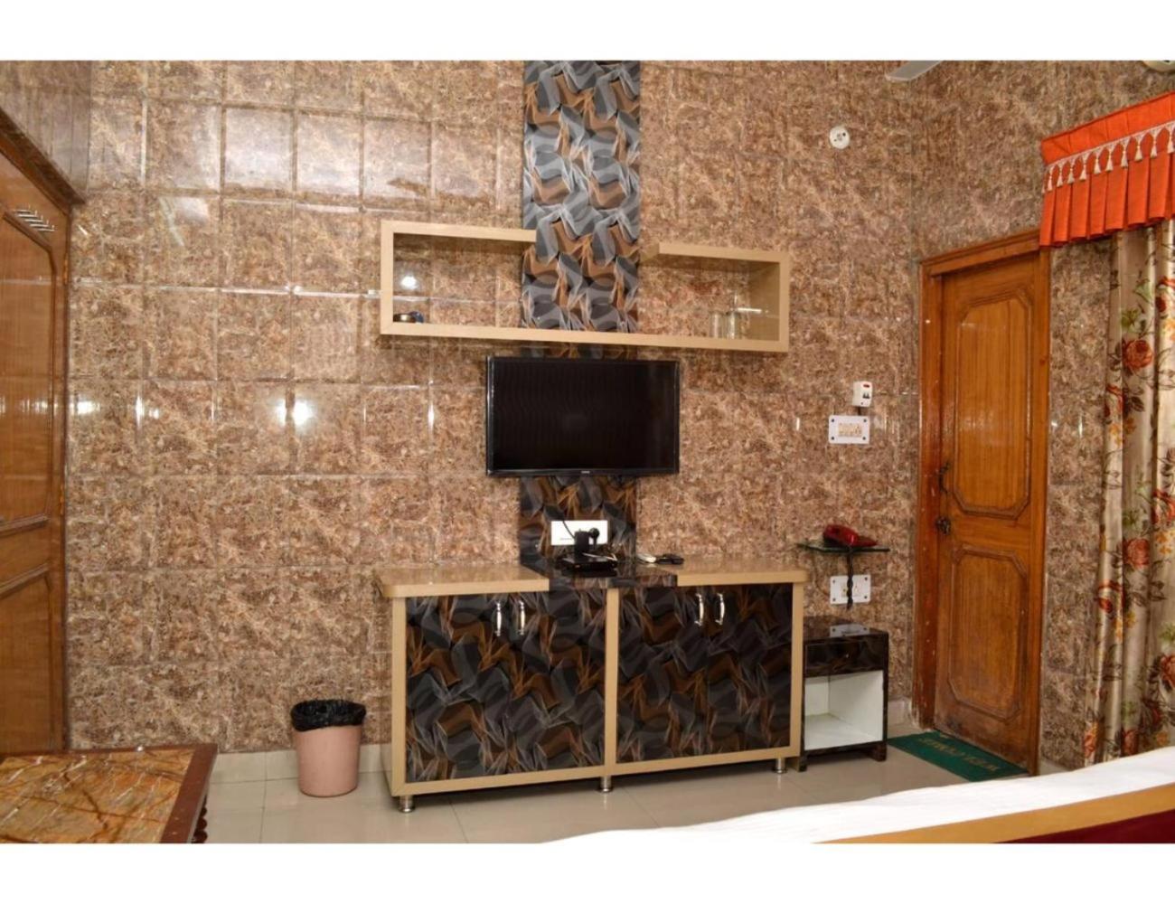 Hotel Grant Deluxe, Meerut