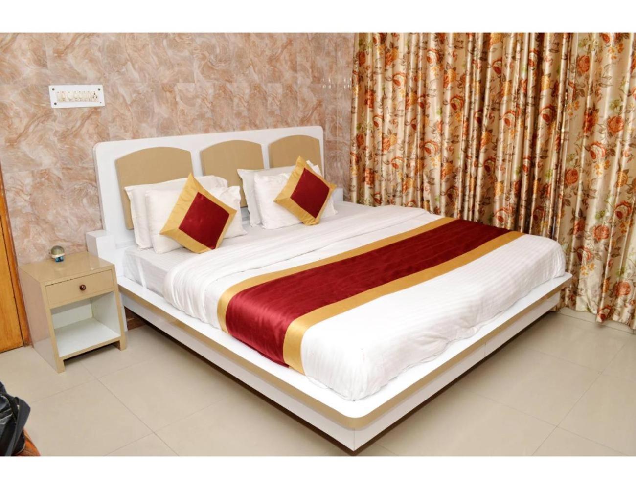 Hotel Grant Deluxe, Meerut