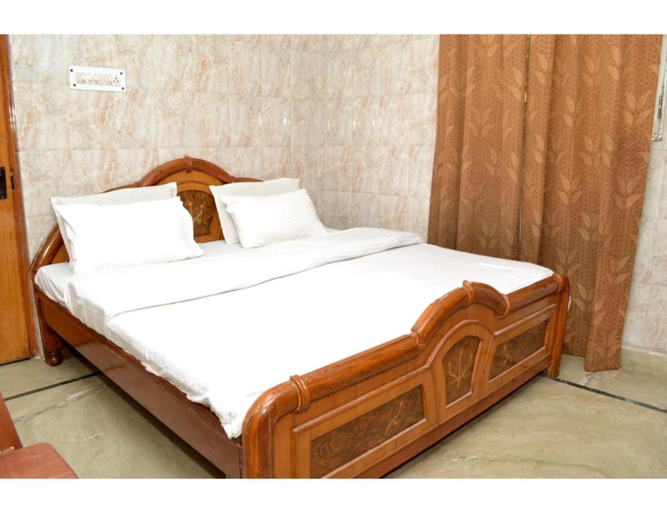 Hotel Grant Deluxe, Meerut