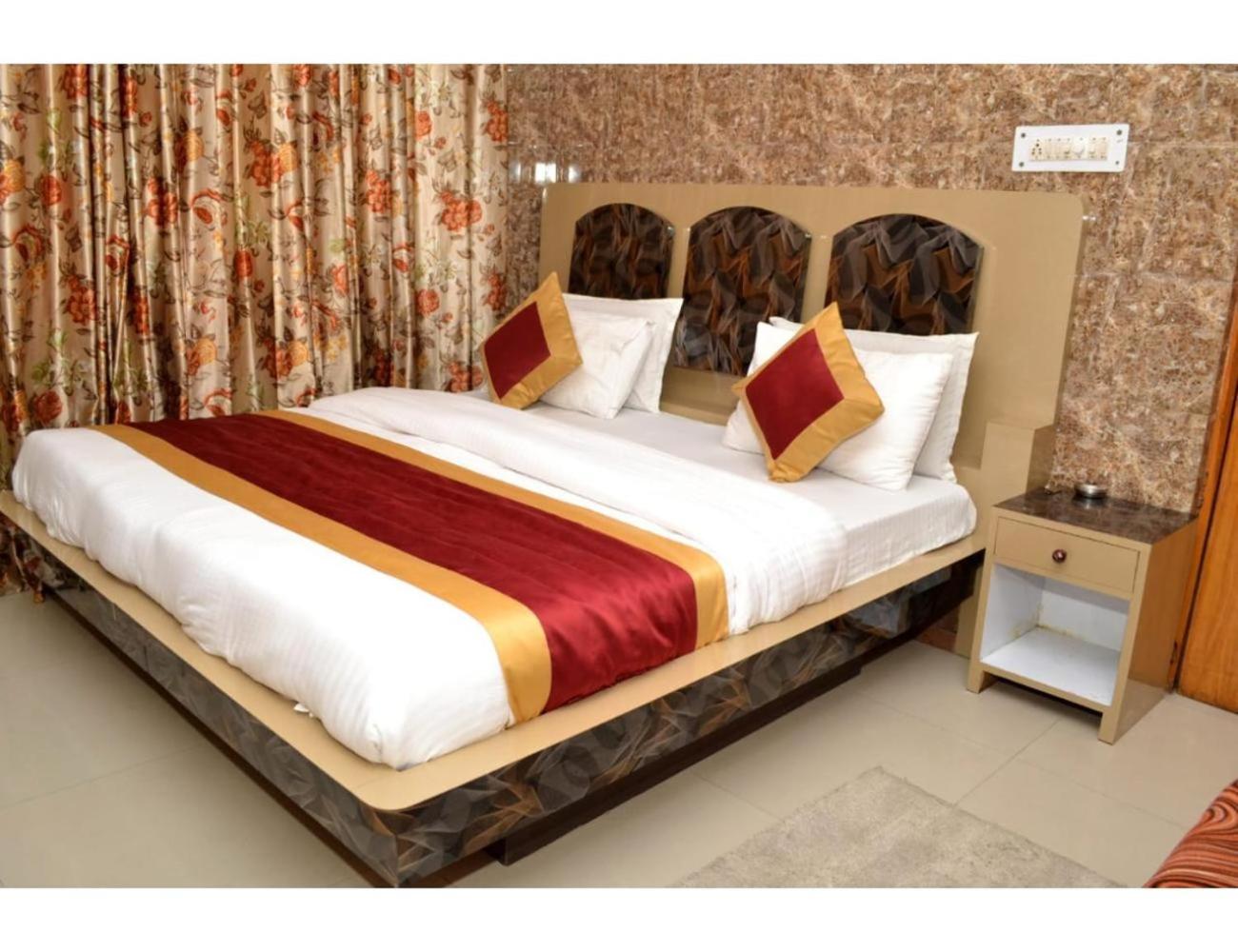 Hotel Grant Deluxe, Meerut