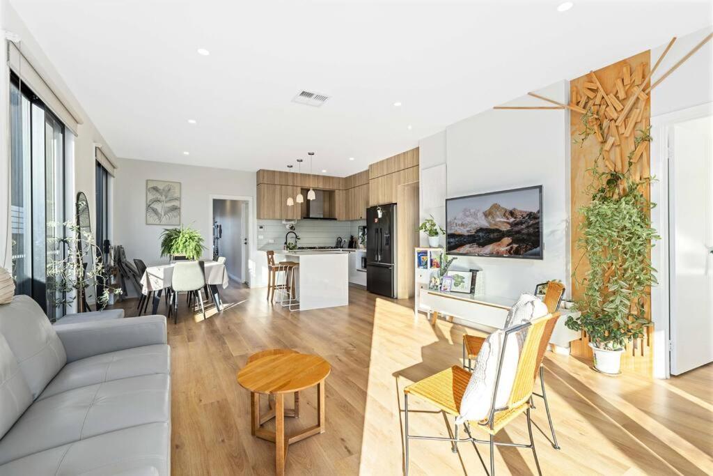 Spacious Urban Oasis in Throsby Canberra