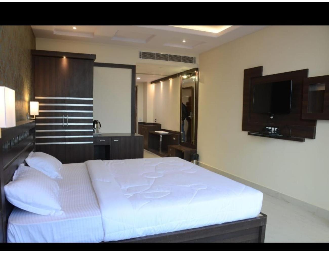 Hotel Puja Residency, Varanasi view 3