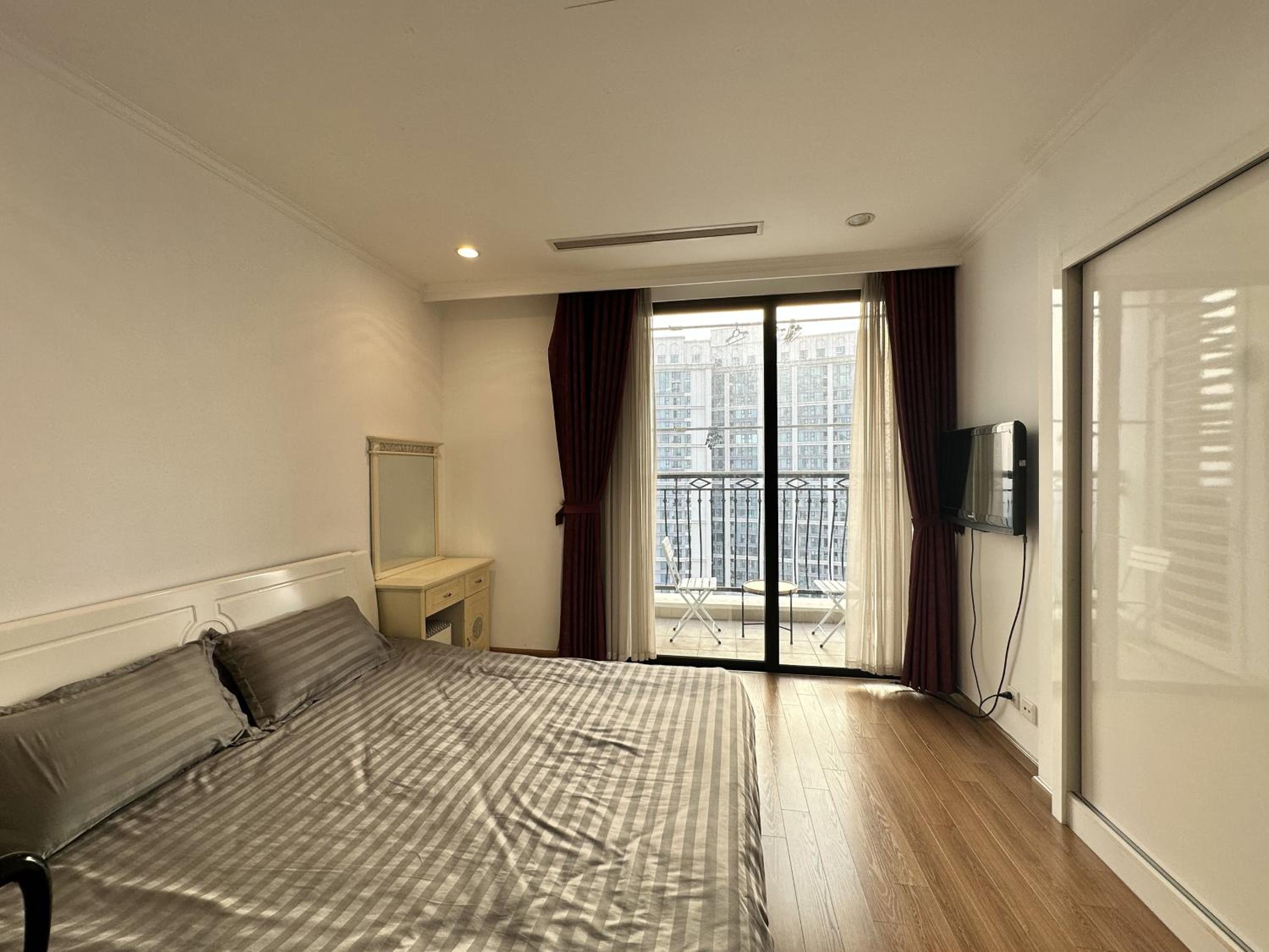 BEU Home Vincom Royal City