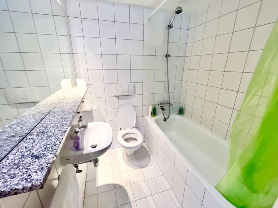 Duplex on the Docks - Free WiFi/Parking