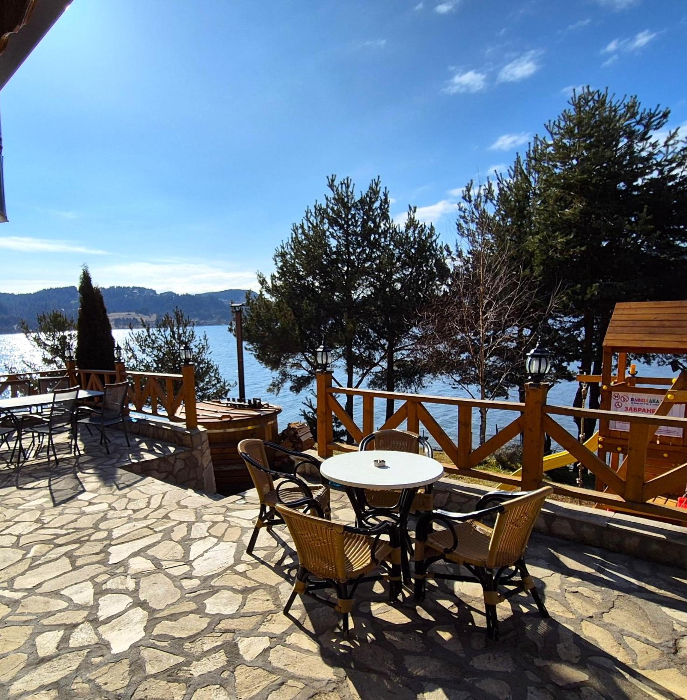 Divna Forest & Lake House