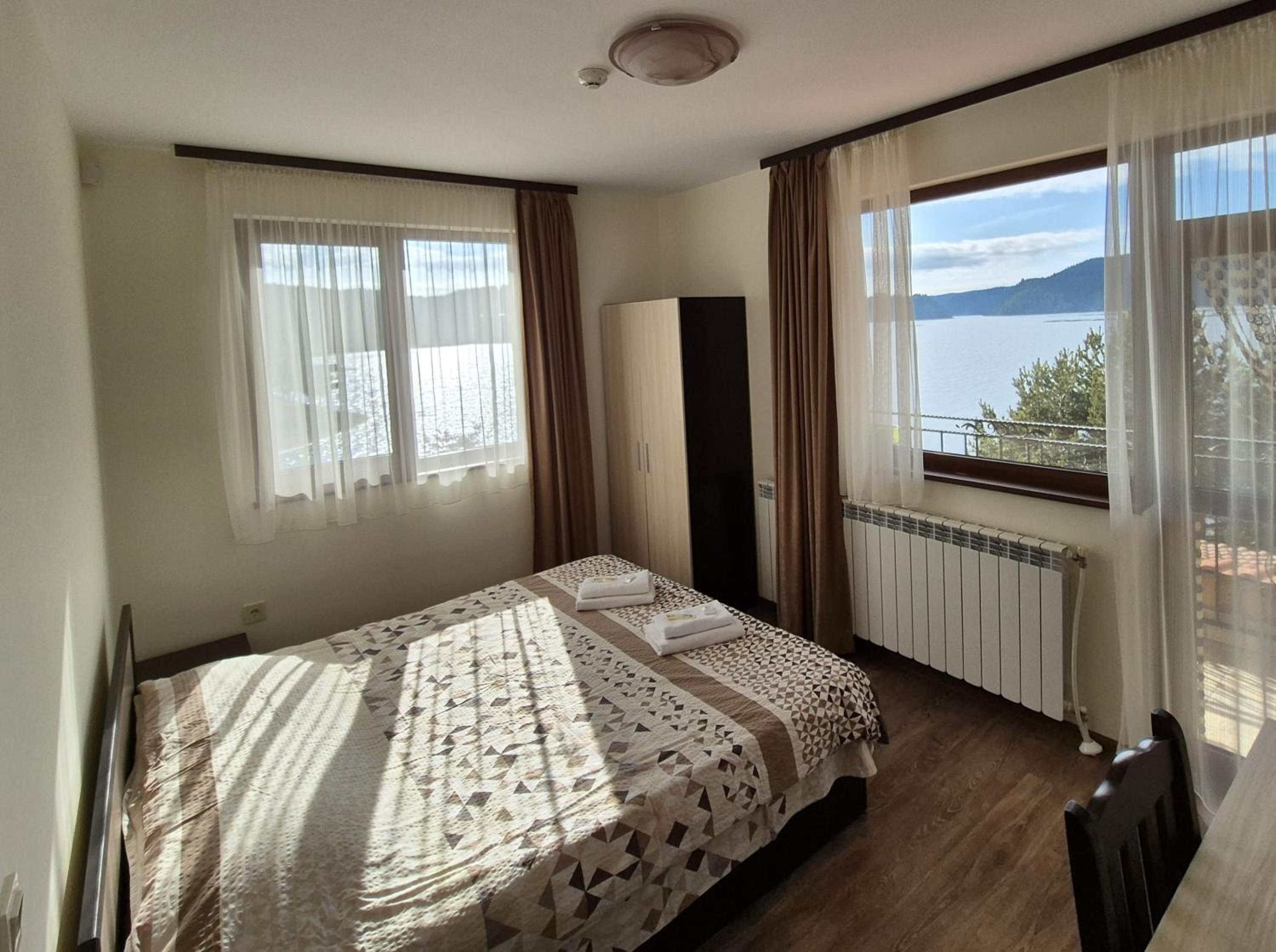 Divna Forest & Lake House