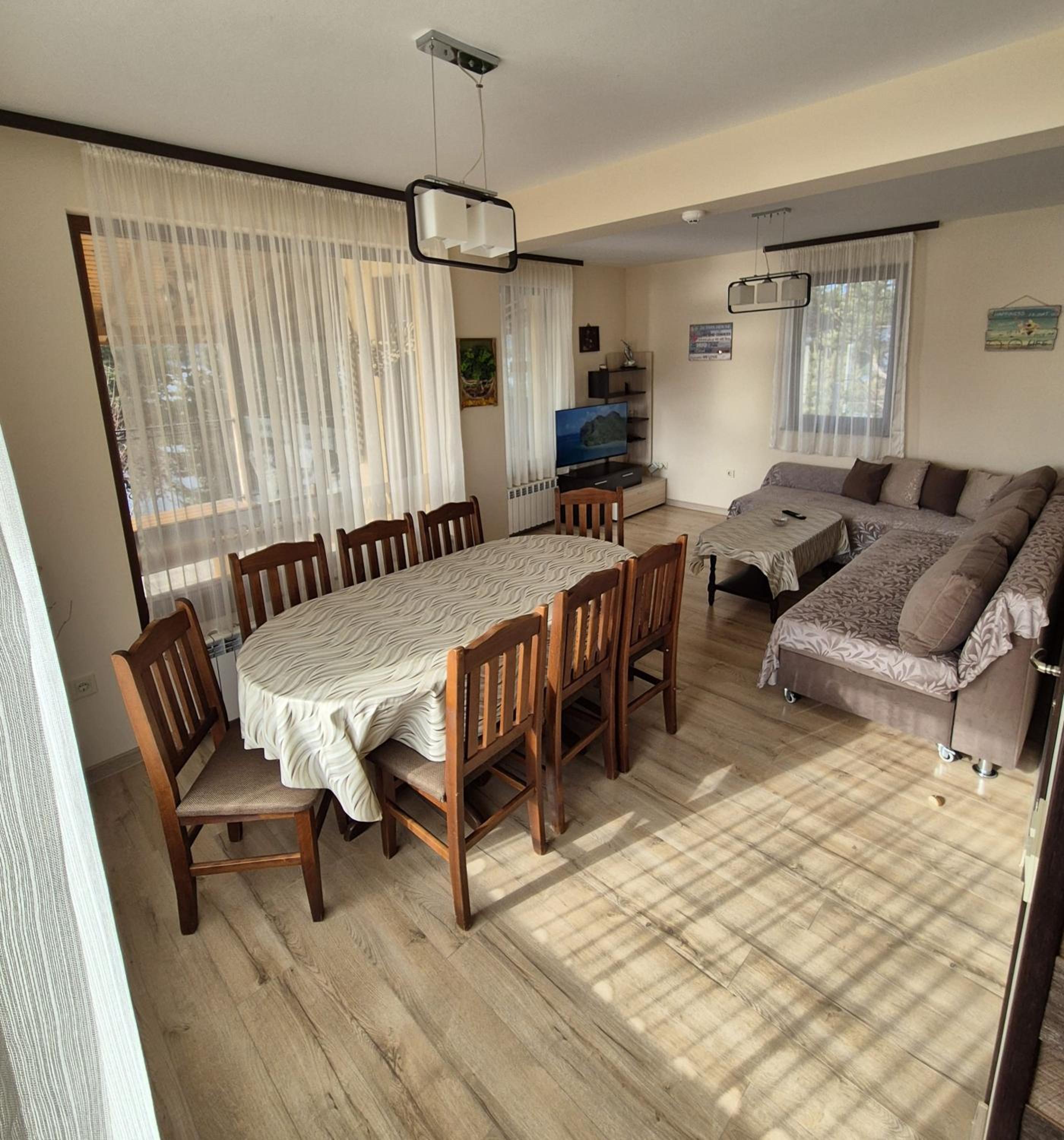 Divna Forest & Lake House