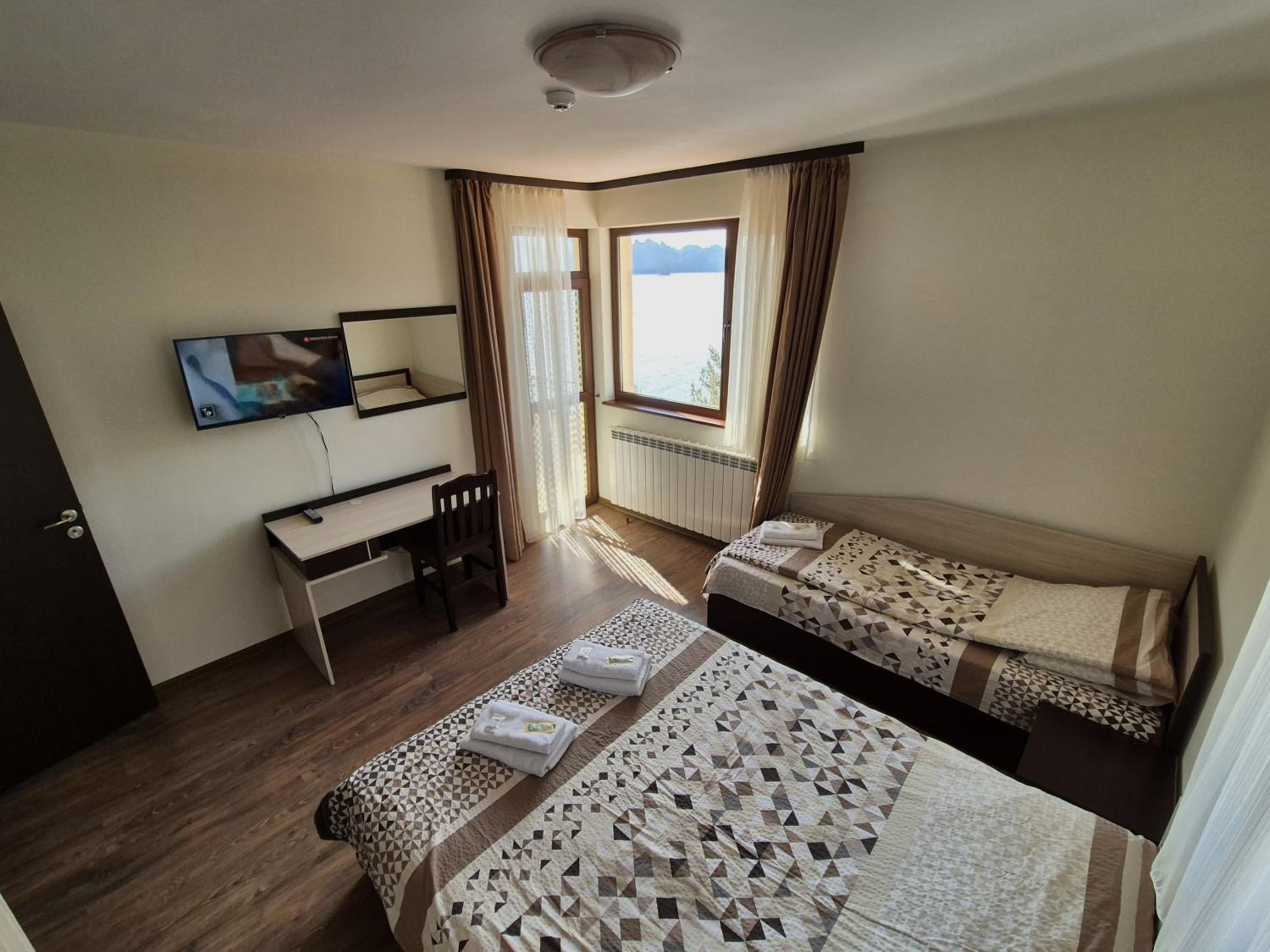 Divna Forest & Lake House
