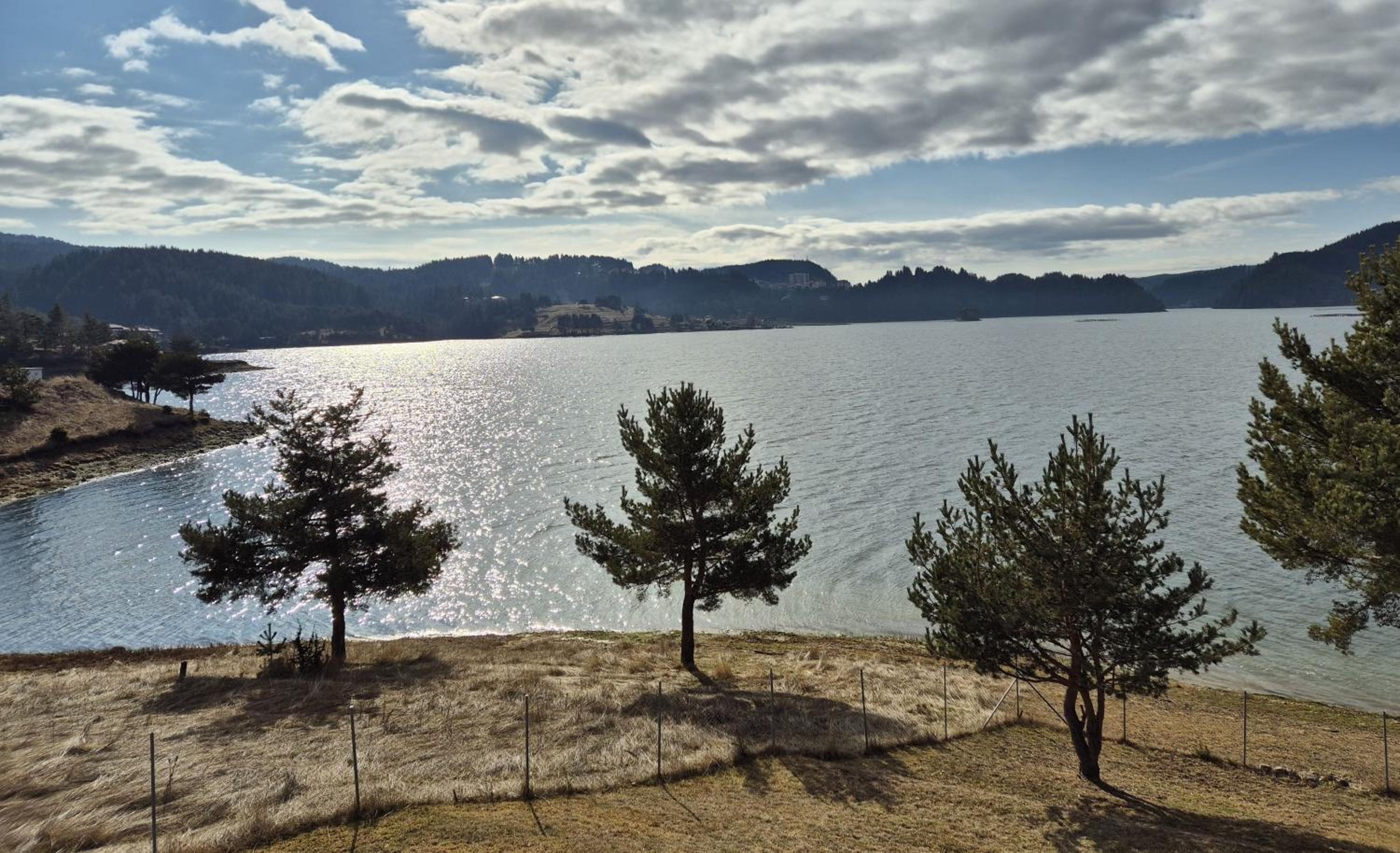 Divna Forest & Lake House