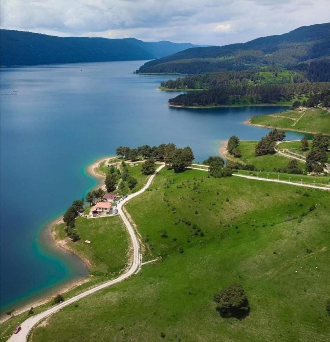 Divna Forest & Lake House
