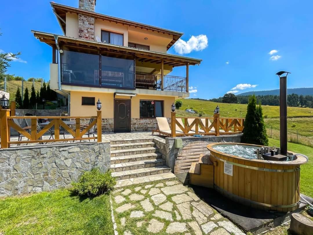 Divna Forest & Lake House