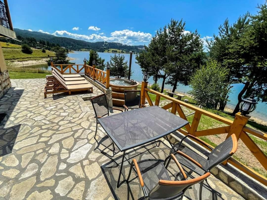 Divna Forest & Lake House