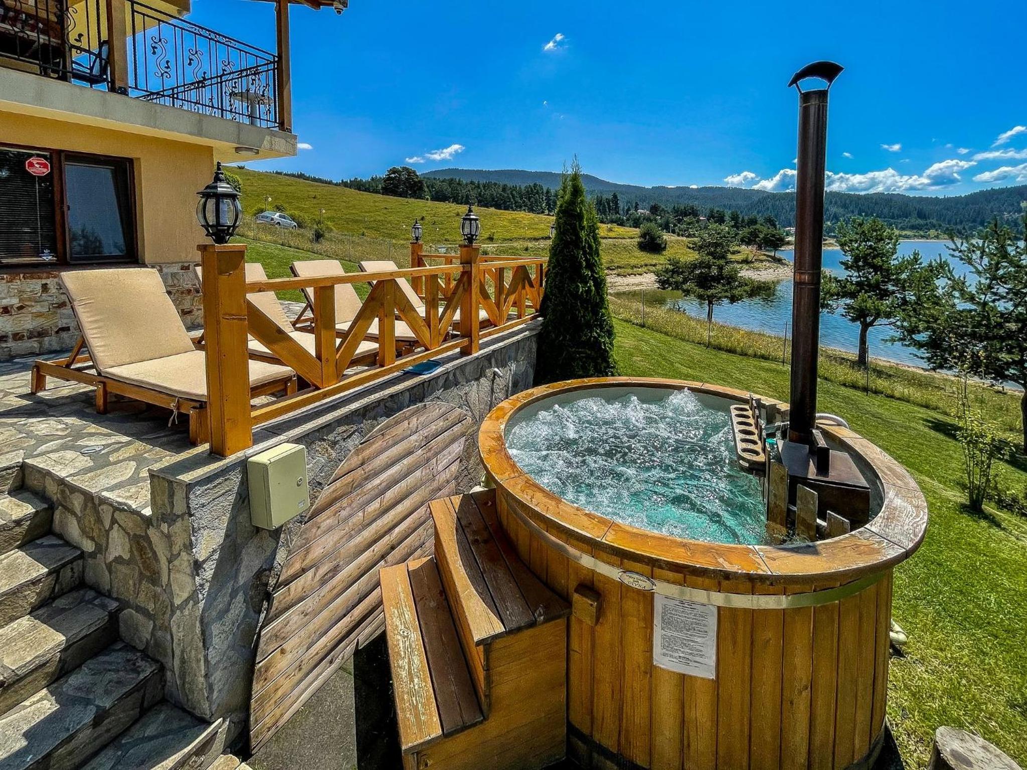 Divna Forest & Lake House