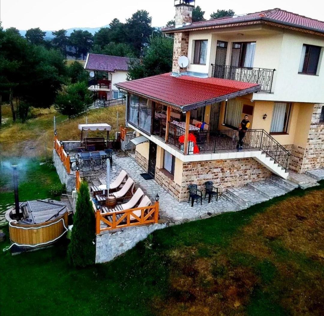Divna Forest & Lake House