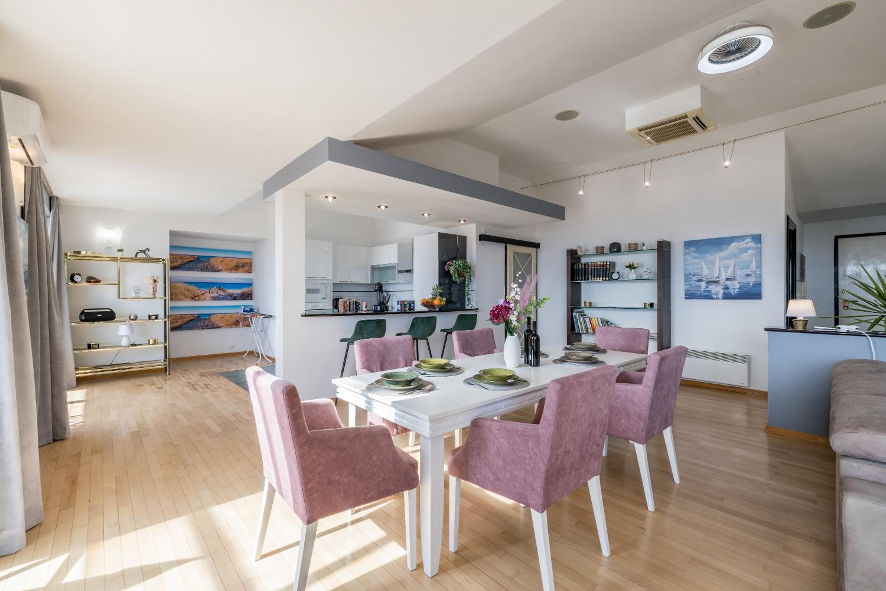 Urban Utopia Penthouse with private parking view 4