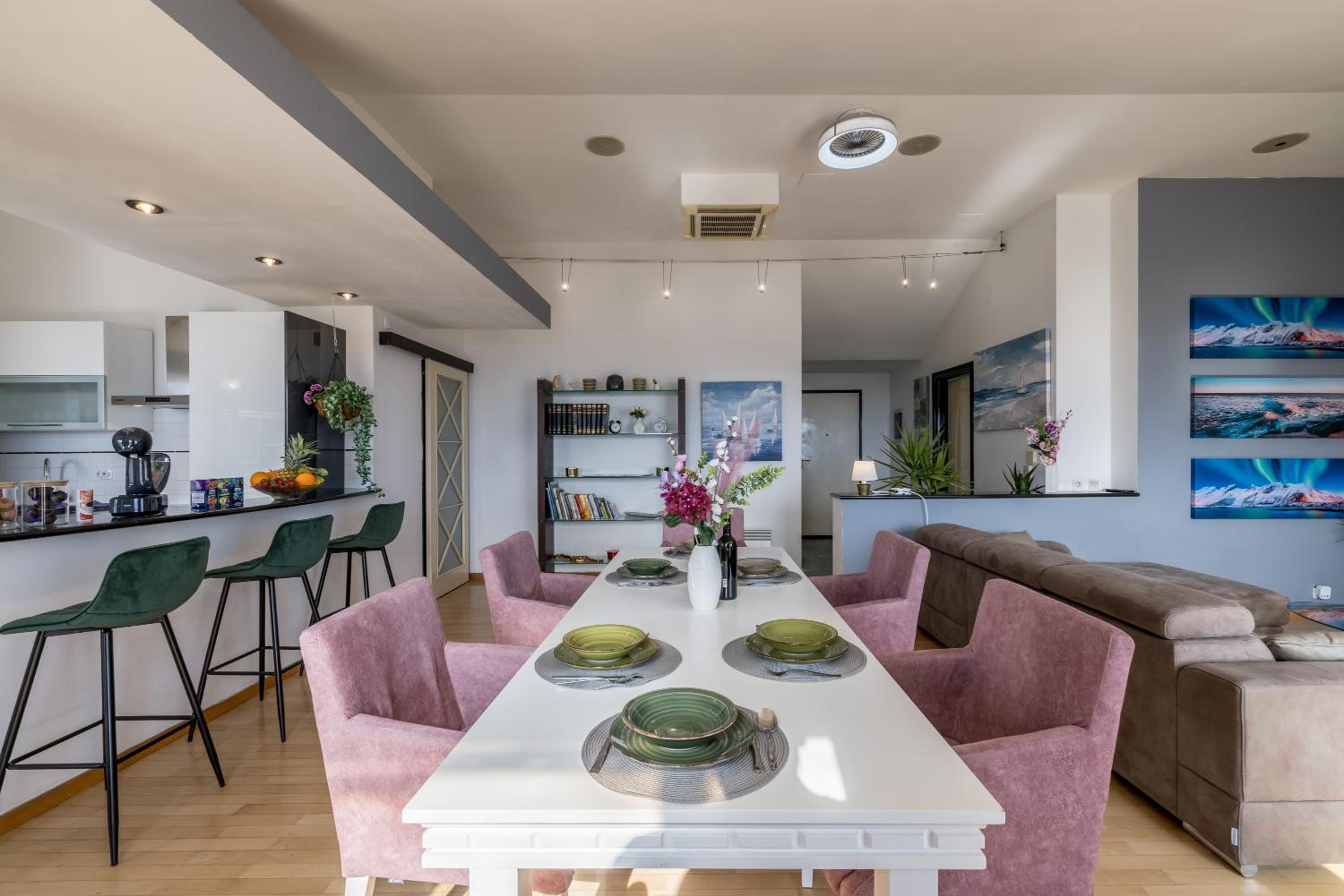 Urban Utopia Penthouse with private parking view 5