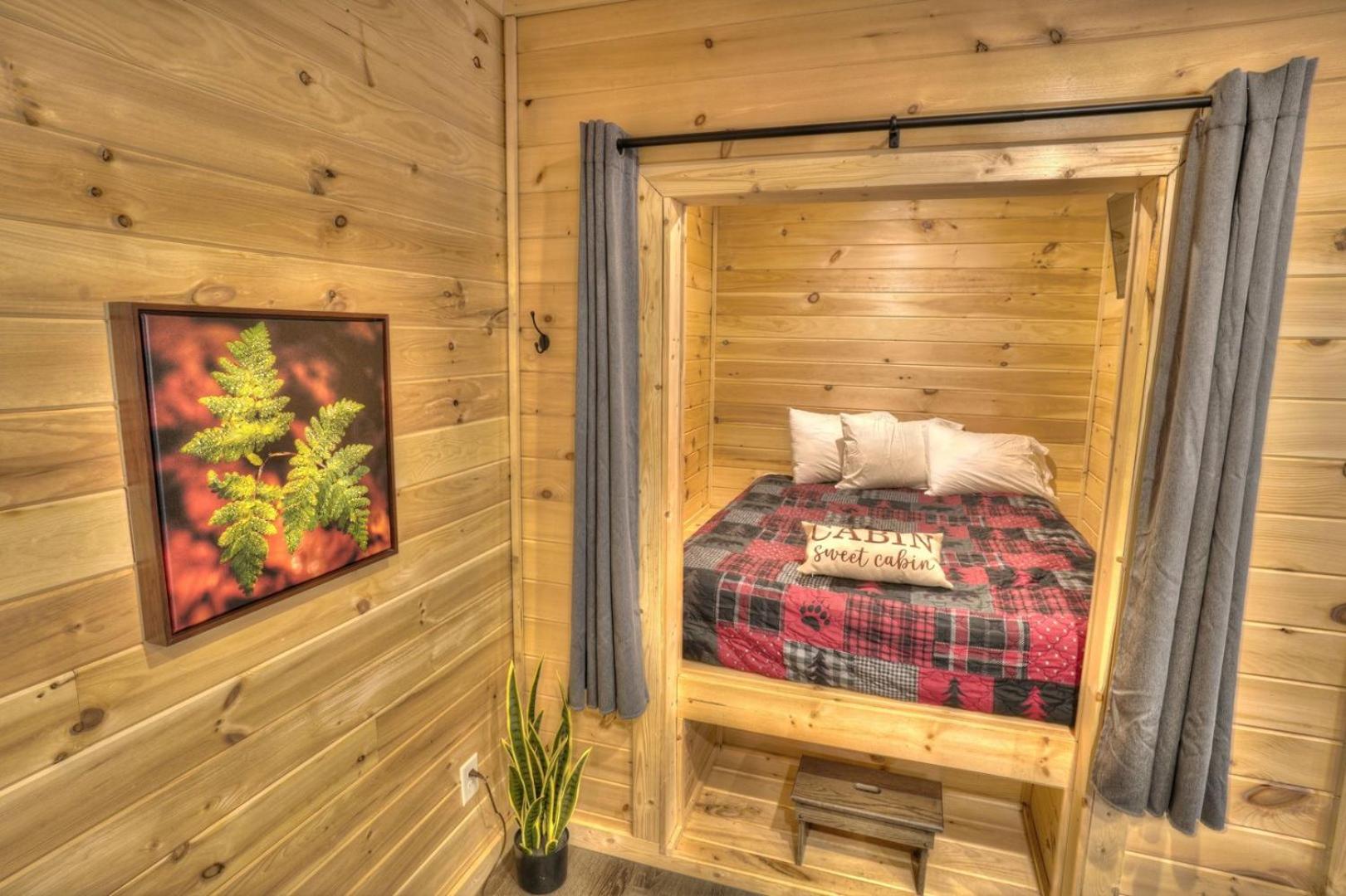 Luxury Cabin Sleeps 8 with creekside fire pit near Helen GA view 4