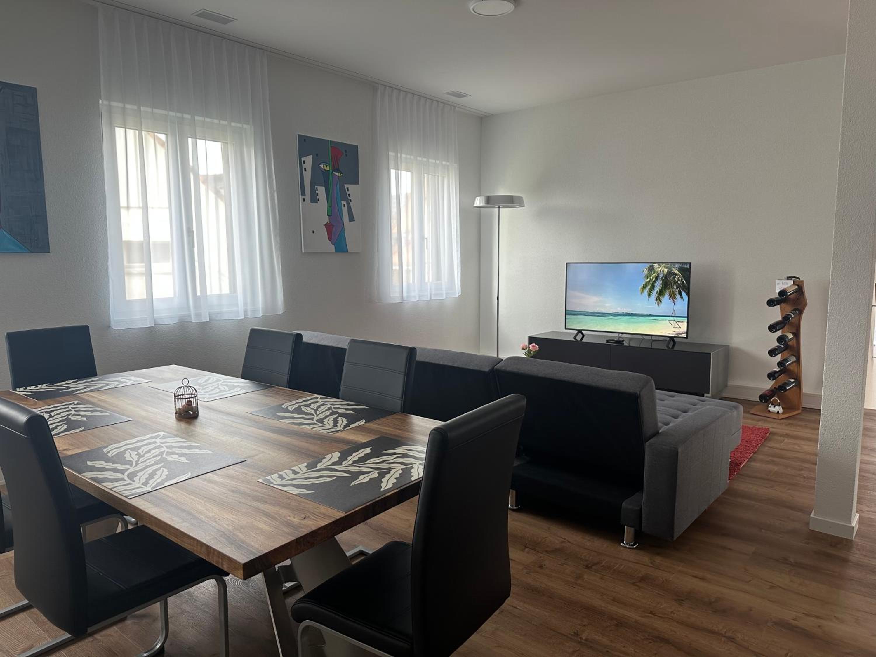 Grosse Einzimmerwohnung/Büro/Showroom