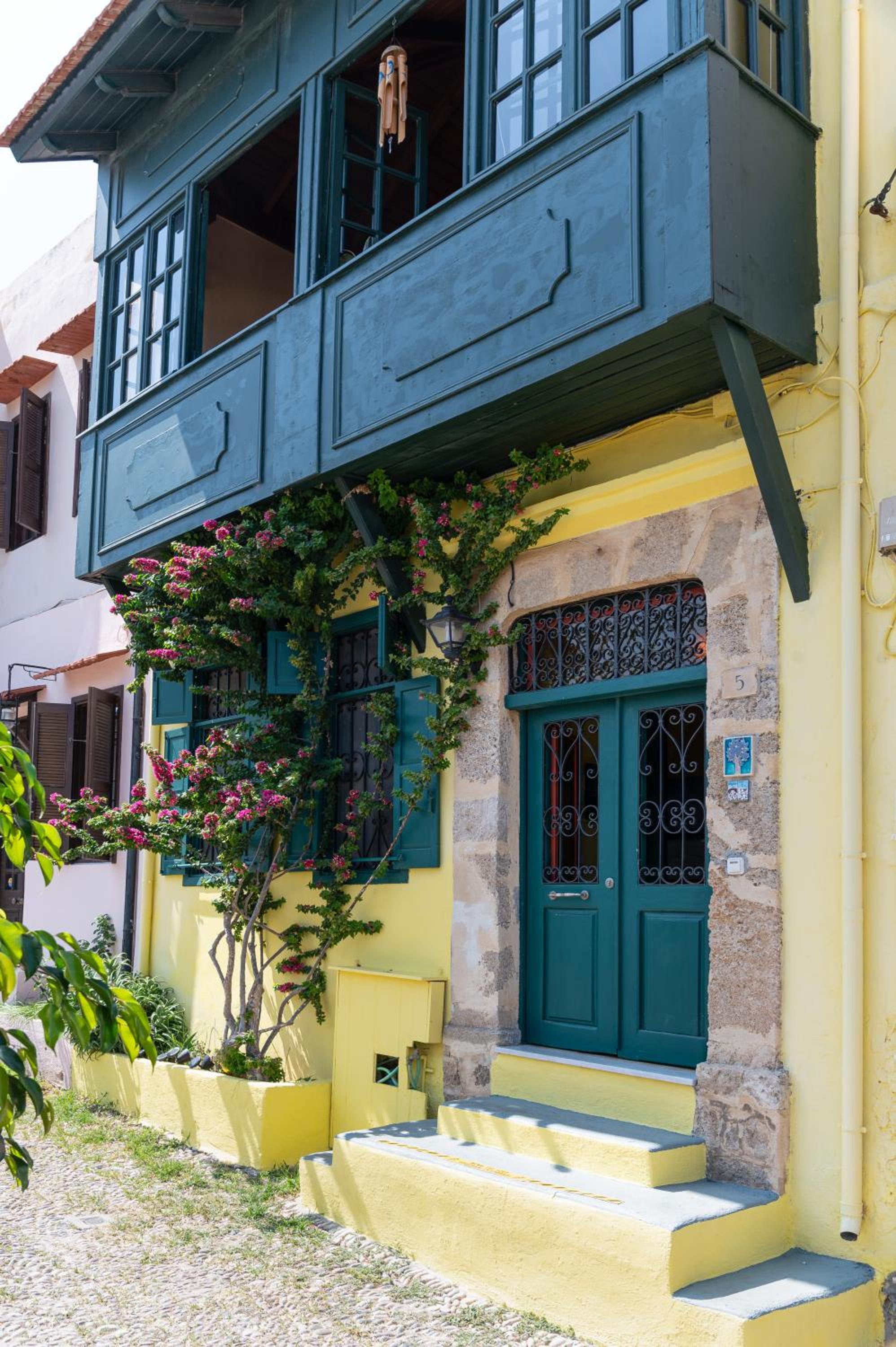 Labyrinthos Arts Guest House view 3