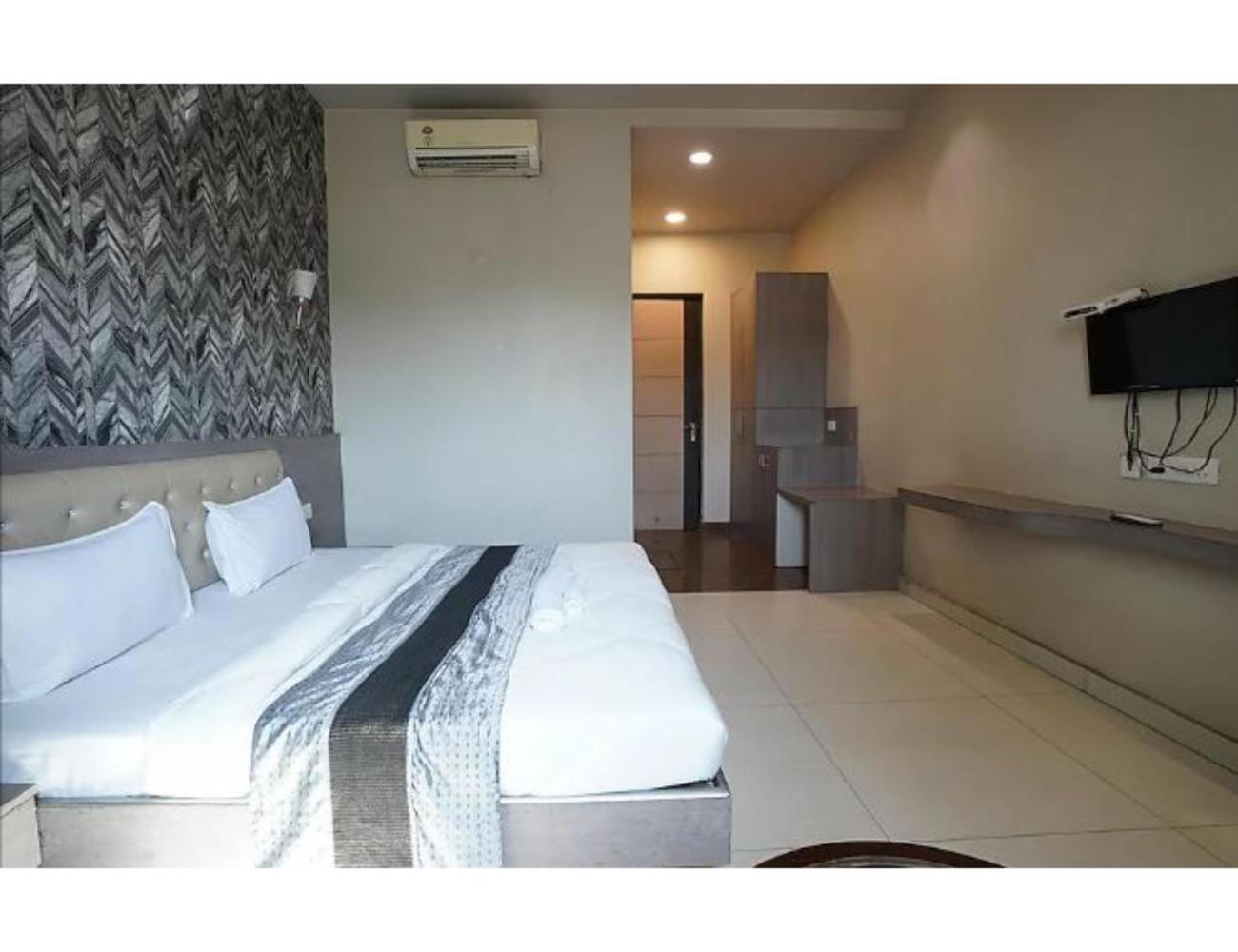 Hotel Silver Star, Mathura