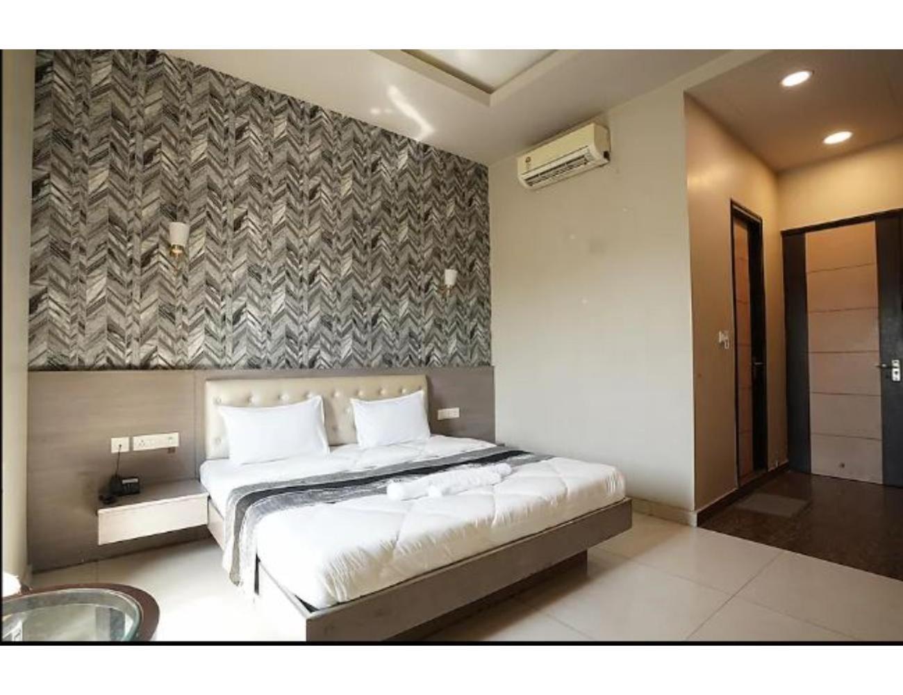 Hotel Silver Star, Mathura
