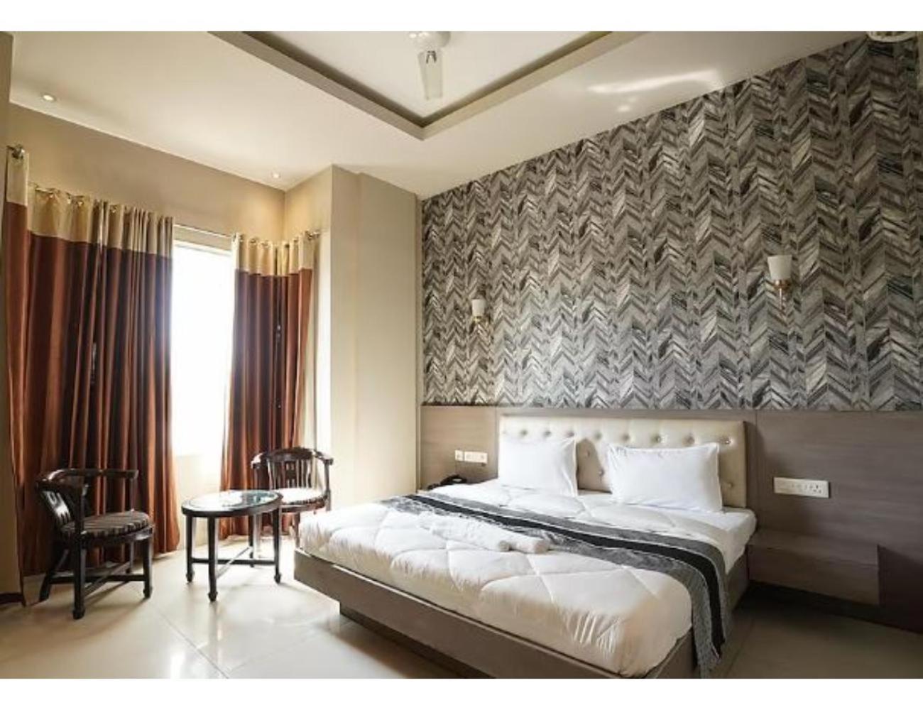 Hotel Silver Star, Mathura