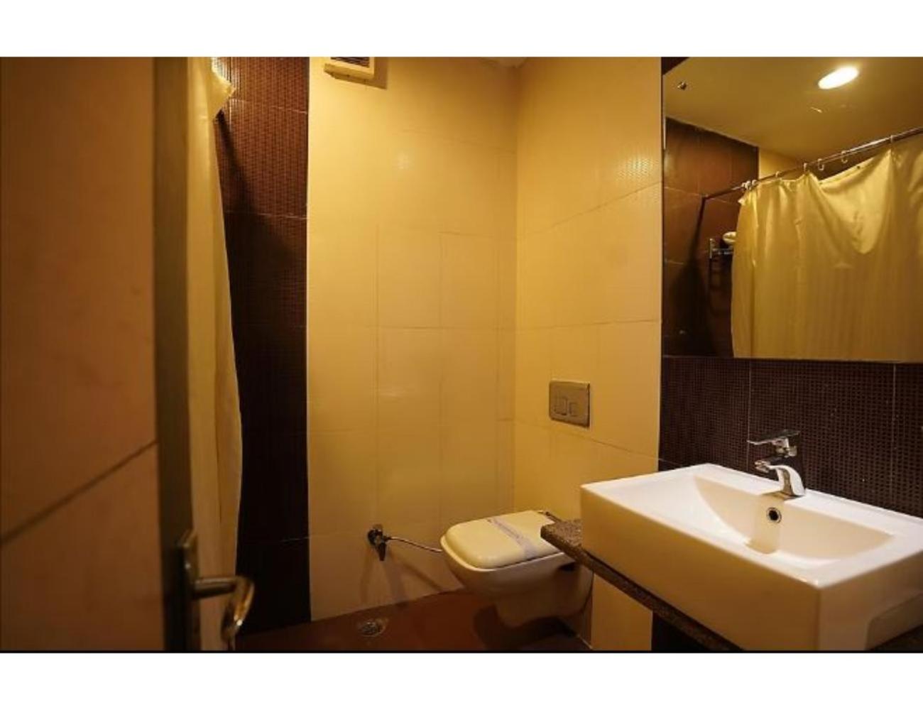 Hotel Silver Star, Mathura
