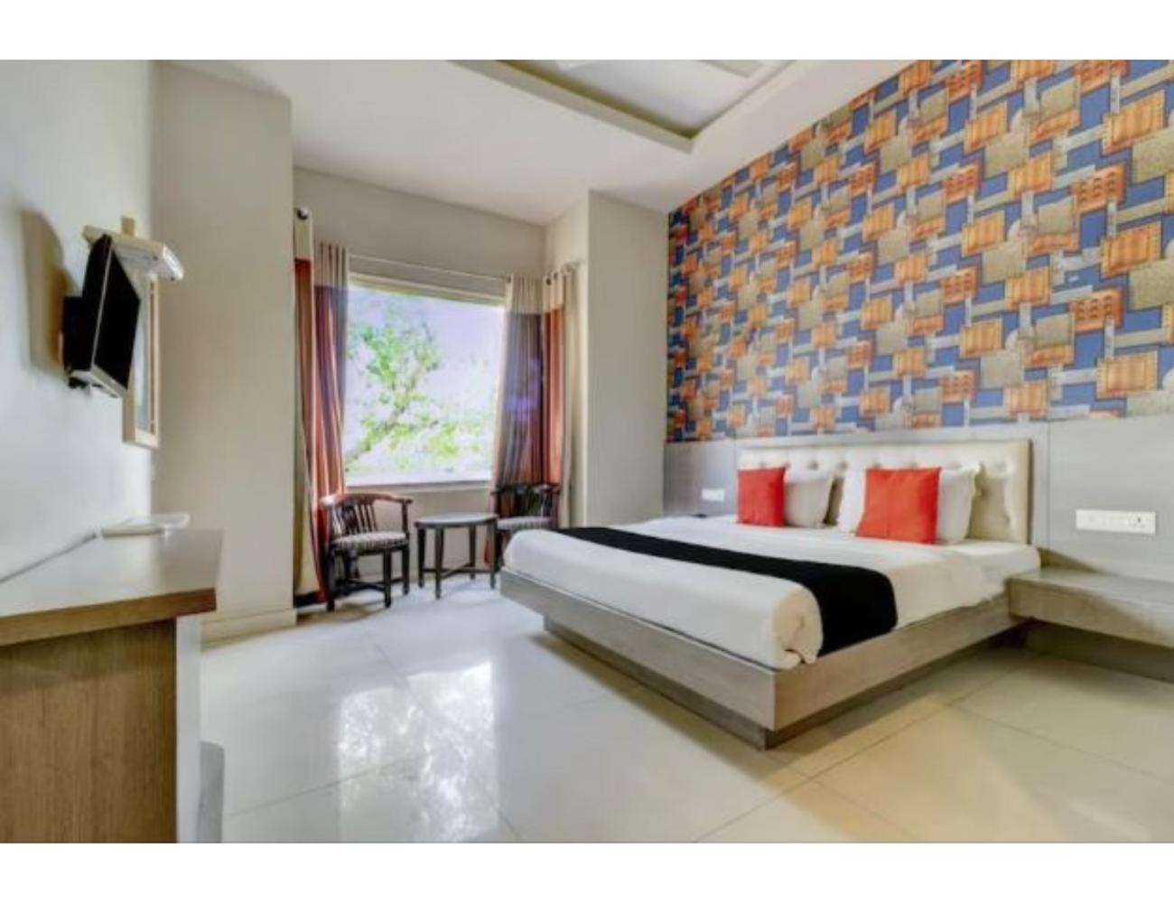 Hotel Silver Star, Mathura
