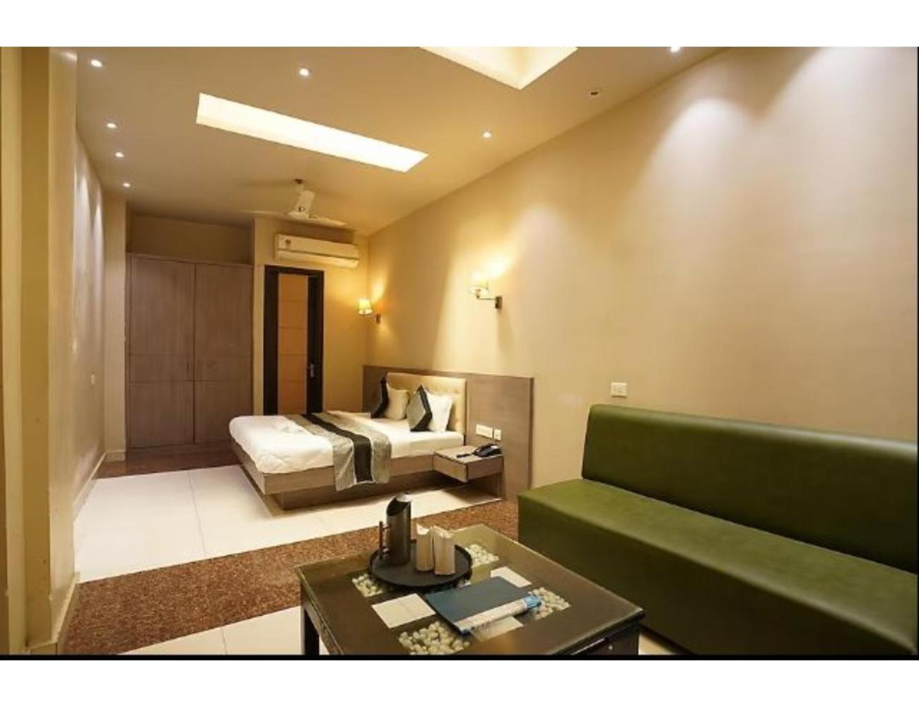 Hotel Silver Star, Mathura